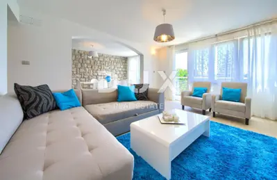 Haus 200 m², Novi Vinodolski - Pool und 2. Reihe zum Meer