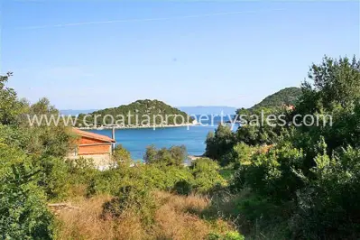 Grundstück 5.185 m², Zaklopatica - 40 m vom Meer