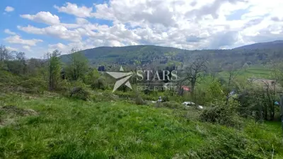 Building plot 975 m², Lukovdol - quiet street and view