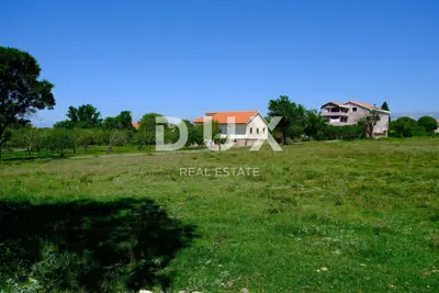 Bauland 1.308 m², Vrsi, Poljica, Nähe von Zadar - 2