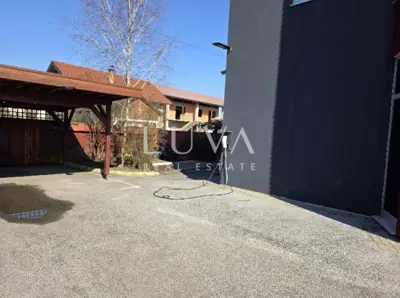 Gewerbe- und Produktionskomplex 892 m², Lekenik, Solareinnahmen - 14