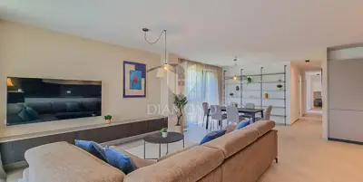 Stan 112,82 m², Novigrad - vrt 180,90 m² i terasa - 9