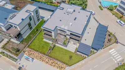 Stan 112,82 m², Novigrad - vrt 180,90 m² i terasa - 22