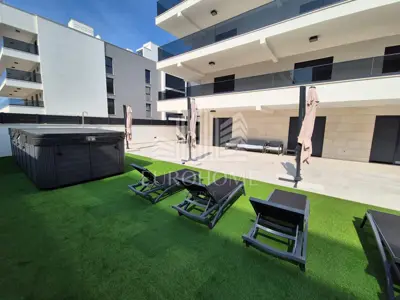 BORIK, Vitrenjak, Trosoban stan prvi red do mora, 300 m² - 18