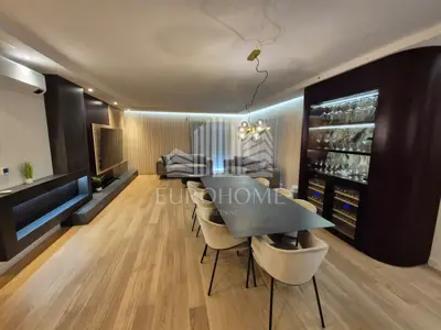 BORIK, Vitrenjak, Trosoban stan prvi red do mora, 300 m² - 6