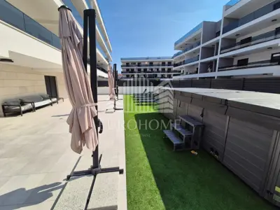 BORIK, Vitrenjak, Trosoban stan prvi red do mora, 300 m² - 2