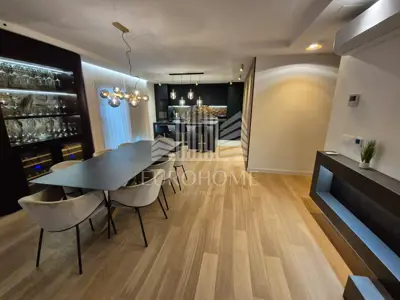 BORIK, Vitrenjak, Trosoban stan prvi red do mora, 300 m² - 5