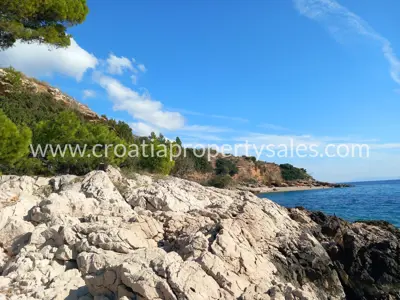 Poljoprivredno zemljište 6.600 m², Otok Brač - prvi red do mora