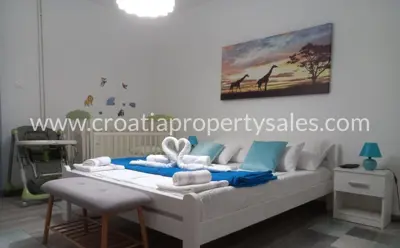 House 230 m², Omiš, first row to the sea - 5