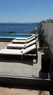House 230 m², Omiš, first row to the sea - 4