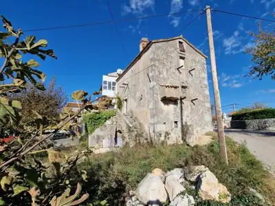 Stone house for renovation with sea view on Krk - 2