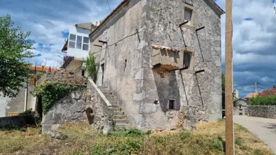 Stone house for renovation with sea view on Krk - 3