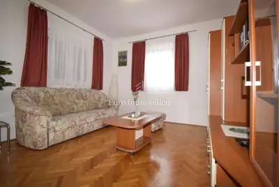 House 280 m², Murter - 4 apartments and garden - 8