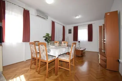 House 280 m², Murter - 4 apartments and garden - 6