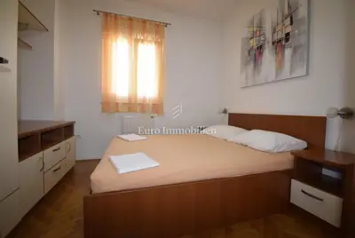 House 280 m², Murter - 4 apartments and garden - 13