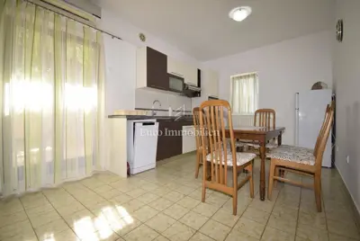 House 280 m², Murter - 4 apartments and garden - 4