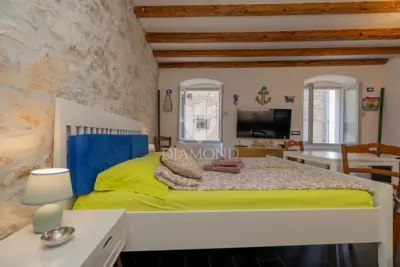 Studio apartment 28 m², Rovinj center, sea view - 13