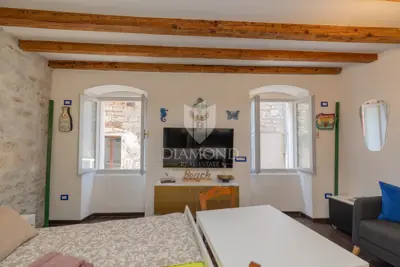 Studio apartment 28 m², Rovinj center, sea view - 12