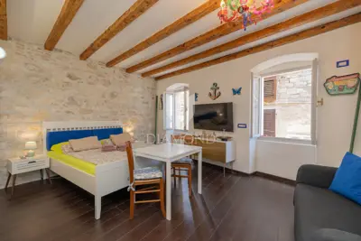 Studio apartment 28 m², Rovinj center, sea view