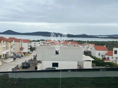 Dvojna kuća, Vodice, pogled na more i bazen - 6