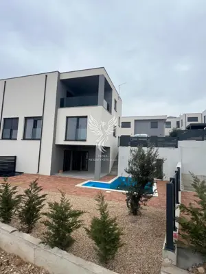 Dvojna kuća, Vodice, pogled na more i bazen - 4