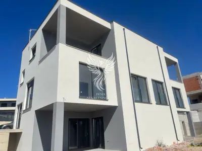 Haus zum Kauf in Vodice, 185,1 m²