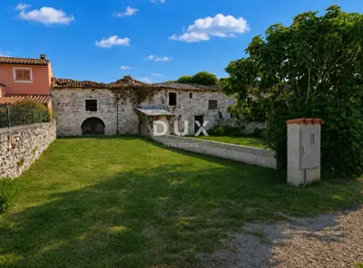 Stone house 80 m², Ušići Dvori - for complete renovation - 3