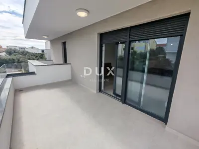 Apartment 73.6 m², Mandre - 2 bedrooms, terrace with sea view - 12