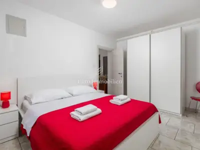 Kuća 250 m², Krk - bazen i pogled na more - 16