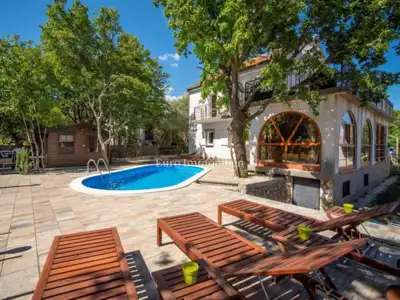 Kuća 250 m², Krk - bazen i pogled na more - 6