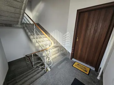 Stan 100 m², Ravnice - renoviran i svijetao - 16