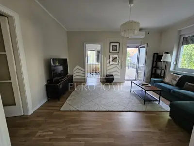 Stan 100 m², Ravnice - renoviran i svijetao - 7