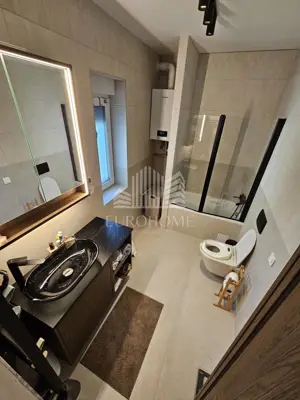 Stan 100 m², Ravnice - renoviran i svijetao - 11
