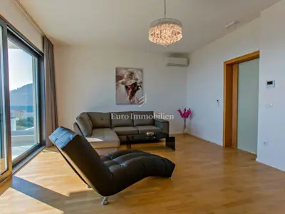 Luxury modern villa with sea view - 9