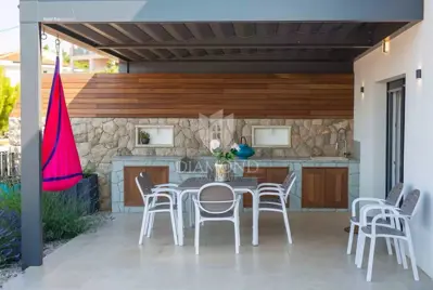 Villa 127 m², Vrbnik auf der Insel Krk, Meerblick - 13