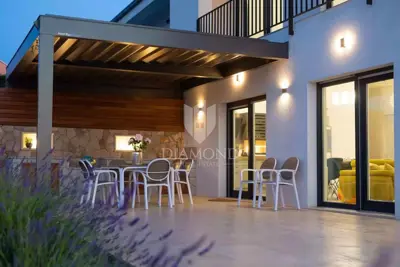 Villa 127 m², Vrbnik auf der Insel Krk, Meerblick - 12