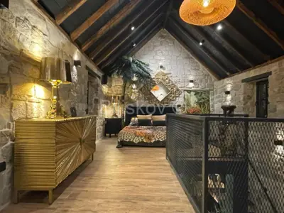 Steinhaus 80 m², Kaštel Stari, Zentrum und 50 m vom Meer