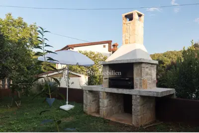 Penthouse s pogledom na more i vrtom, 300 m od mora, Njivice, otok Krk - 12