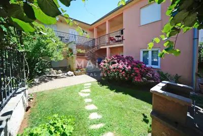 Kuća s 6 apartmana, Medulin - uhodan turistički najam - 2