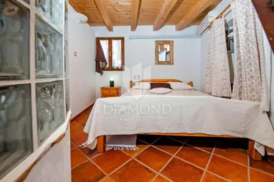 Rovinj, obnovljeni stan u centru grada - 8