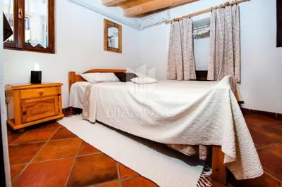 Rovinj, obnovljeni stan u centru grada - 6
