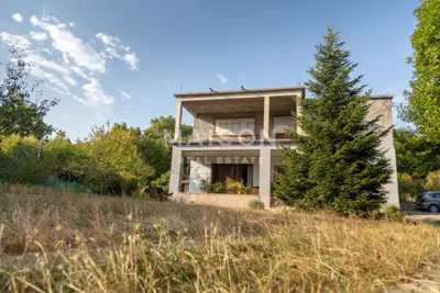 Costabella - House for reconstruction with great potential - 10