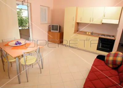 Building 861 m², Premantura - 13 apartments near Kamenjak