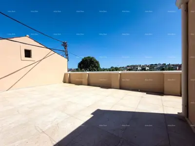 Wohnung 150 m², Šijana - ruhiger Teil von Pula, große Terrasse