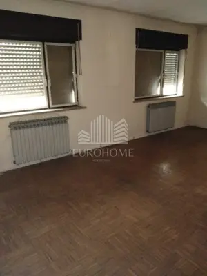 Stambeno-poslovni objekt 300 m², Sesvete - frekventna lokacija - 4