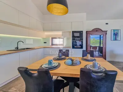 Haus 145 m², Grožnjan - Pool und atemberaubender Panoramablick - 4