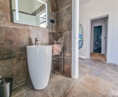 Haus 145 m², Grožnjan - Pool und atemberaubender Panoramablick - 8