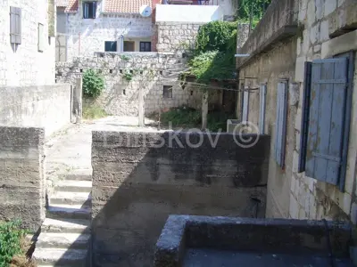 House 850 m², Kaštel Sućurac, 120 m from the sea - 2
