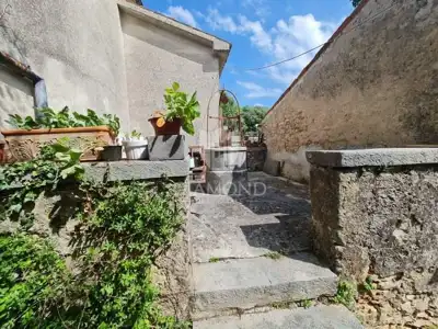 Steinhaus 110 m², Labin - Ortszentrum und großes Grundstück - 10