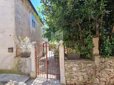 Steinhaus 110 m², Labin - Ortszentrum und großes Grundstück - 2